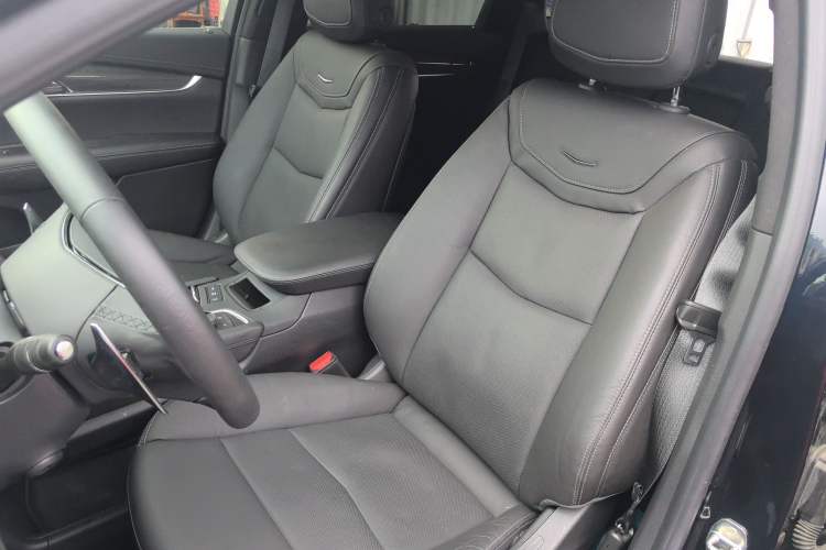 Used Cadillac XT5 2023 2.0T Four-Wheel Drive Prestige Version (Ultimate Edition) Left Front Seat