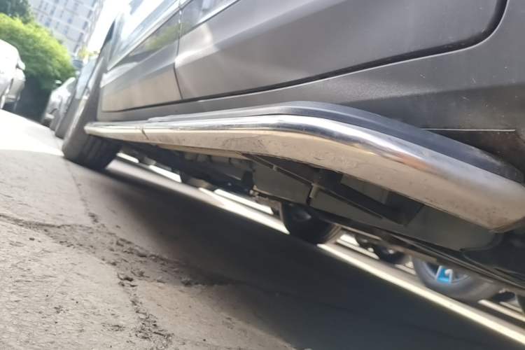 Used Cadillac XT5 2023 2.0T Two-Wheel-Drive Fashion Edition Left Side Sill