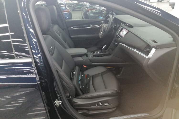 Used Cadillac XT5 2023 2.0T Two-Wheel-Drive Fashion Edition Right Front Seat