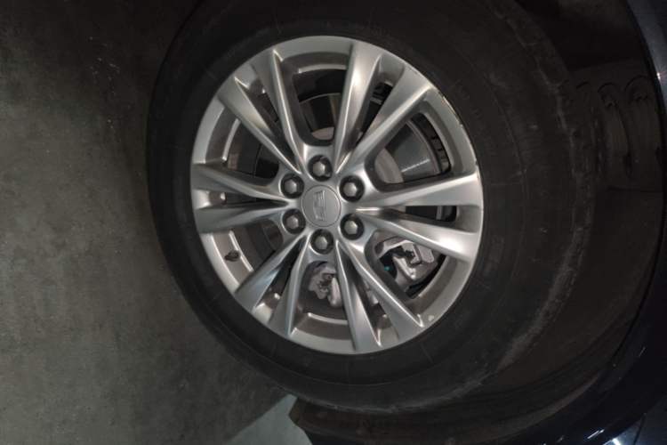 Used Cadillac XT5 2023 2.0T Two-Wheel-Drive Fashion Edition Right Front Wheel Hub