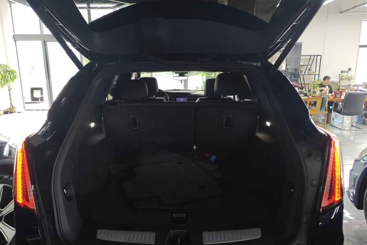 Used Cadillac XT5 2023 2.0T Four-Wheel Drive Prestige Version (Ultimate Edition) Trunk