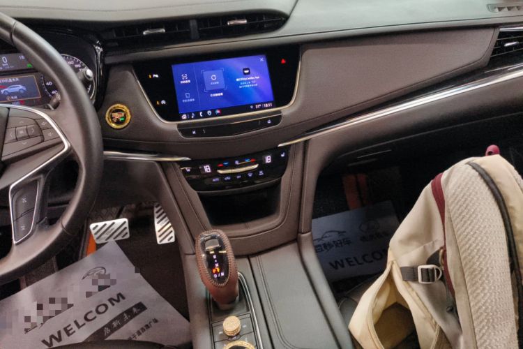 Used Cadillac XT5 2023 2.0T Two-Wheel-Drive Fashion Edition Audio And AC Panel