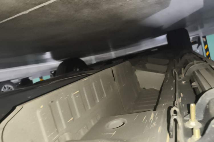 Used Cadillac XT5 2023 2.0T Four-Wheel Drive Prestige Version (Ultimate Edition) Chassis Rear Left