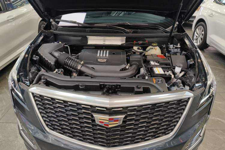 Used Cadillac XT5 2023 2.0T Two-Wheel-Drive Fashion Edition Engine Bay