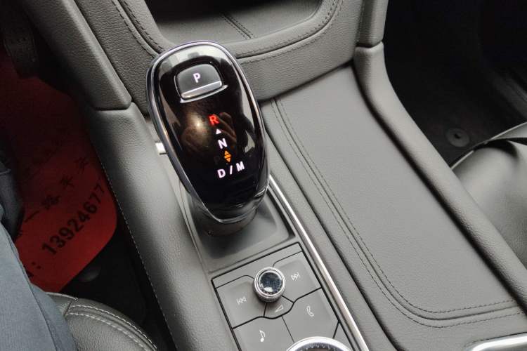 Used Cadillac XT5 2023 2.0T Two-Wheel-Drive Fashion Edition Gear Lever