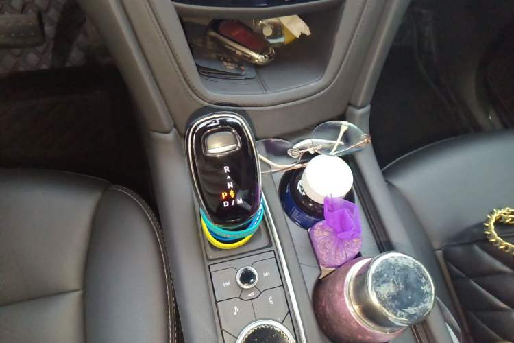 Used Cadillac XT5 2023 2.0T Two-Wheel-Drive Fashion Edition Gear Lever