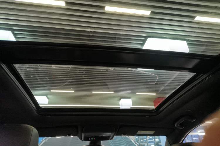Used Cadillac XT5 2023 2.0T Two-Wheel-Drive Fashion Edition Headliner