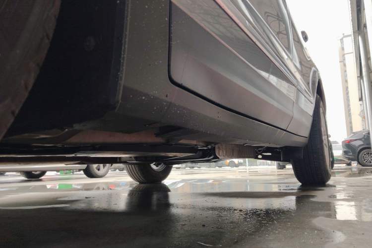 Used Cadillac XT5 2023 2.0T Two-Wheel-Drive Fashion Edition Left Side Sill
