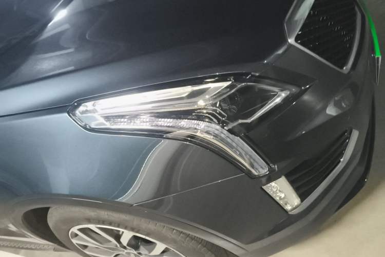 Used Cadillac XT5 2023 2.0T Four-Wheel Drive Prestige Version (Ultimate Edition) Right Front Headlight
