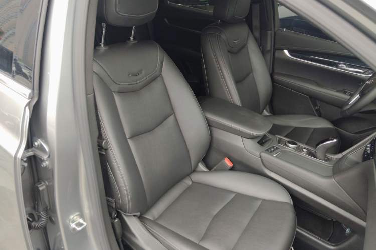 Used Cadillac XT5 2023 2.0T Two-Wheel-Drive Fashion Edition Right Front Seat