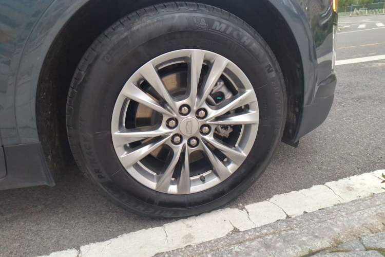 Used Cadillac XT5 2023 2.0T Two-Wheel-Drive Fashion Edition Right Front Wheel Hub