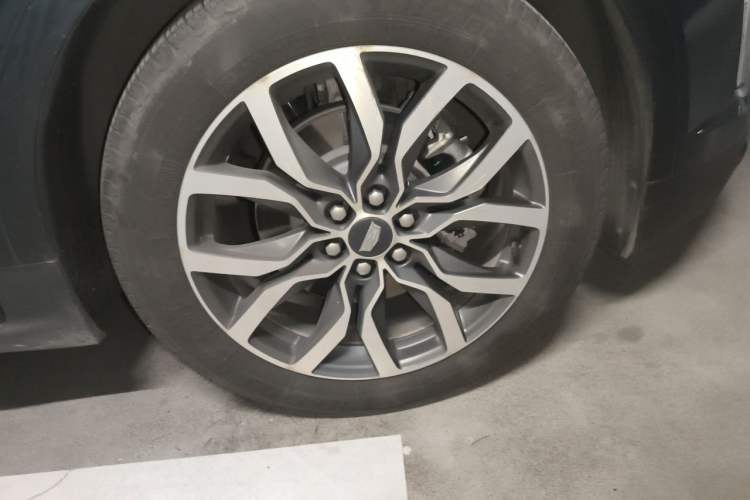 Used Cadillac XT5 2023 2.0T Four-Wheel Drive Prestige Version (Ultimate Edition) Right Front Wheel Hub