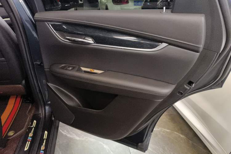Used Cadillac XT5 2023 2.0T Two-Wheel-Drive Fashion Edition Right Rear Door Interior