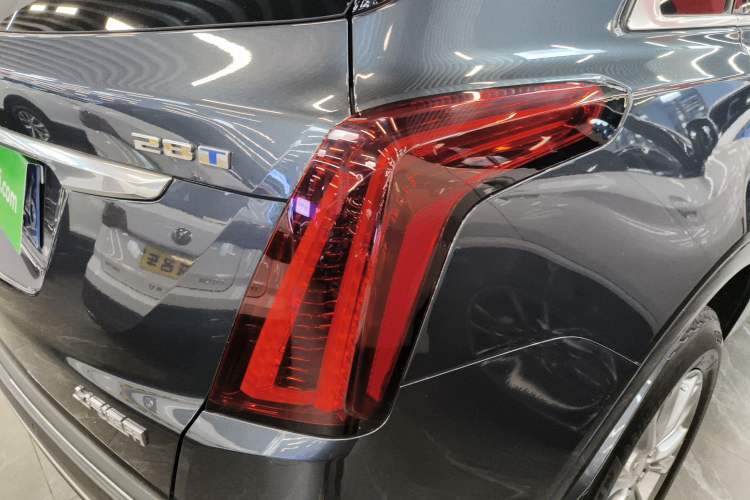 Used Cadillac XT5 2023 2.0T Two-Wheel-Drive Fashion Edition Right Rear Taillight