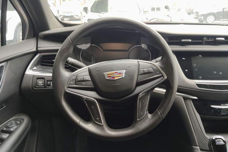 Used Cadillac XT5 2023 2.0T Two-Wheel-Drive Fashion Edition Steering Wheel
