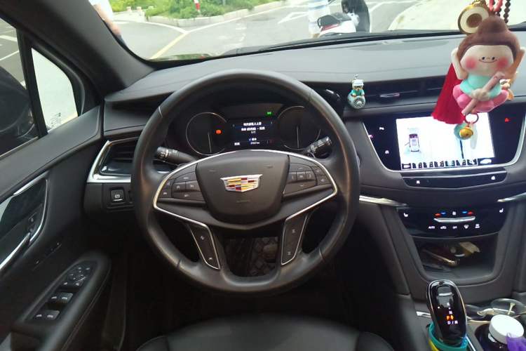 Used Cadillac XT5 2023 2.0T Two-Wheel-Drive Fashion Edition Steering Wheel