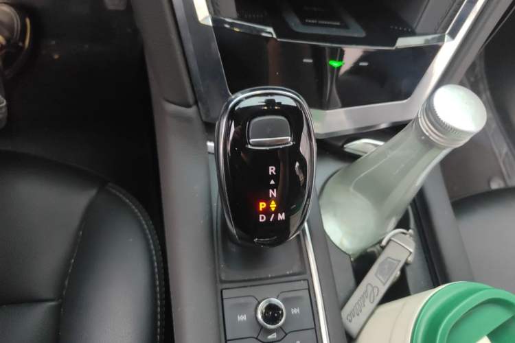 Used Cadillac XT5 2023 2.0T Two-Wheel-Drive Fashion Edition Gear Lever