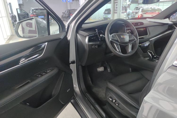 Used Cadillac XT5 2023 2.0T Two-Wheel-Drive Fashion Edition Interior 2