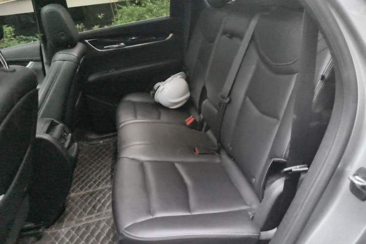 Used Cadillac XT5 2023 2.0T Two-Wheel-Drive Fashion Edition Left Rear Seat