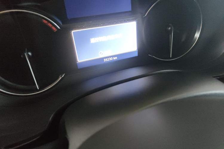Used Cadillac XT5 2023 2.0T Two-Wheel-Drive Fashion Edition Odometer Close Up