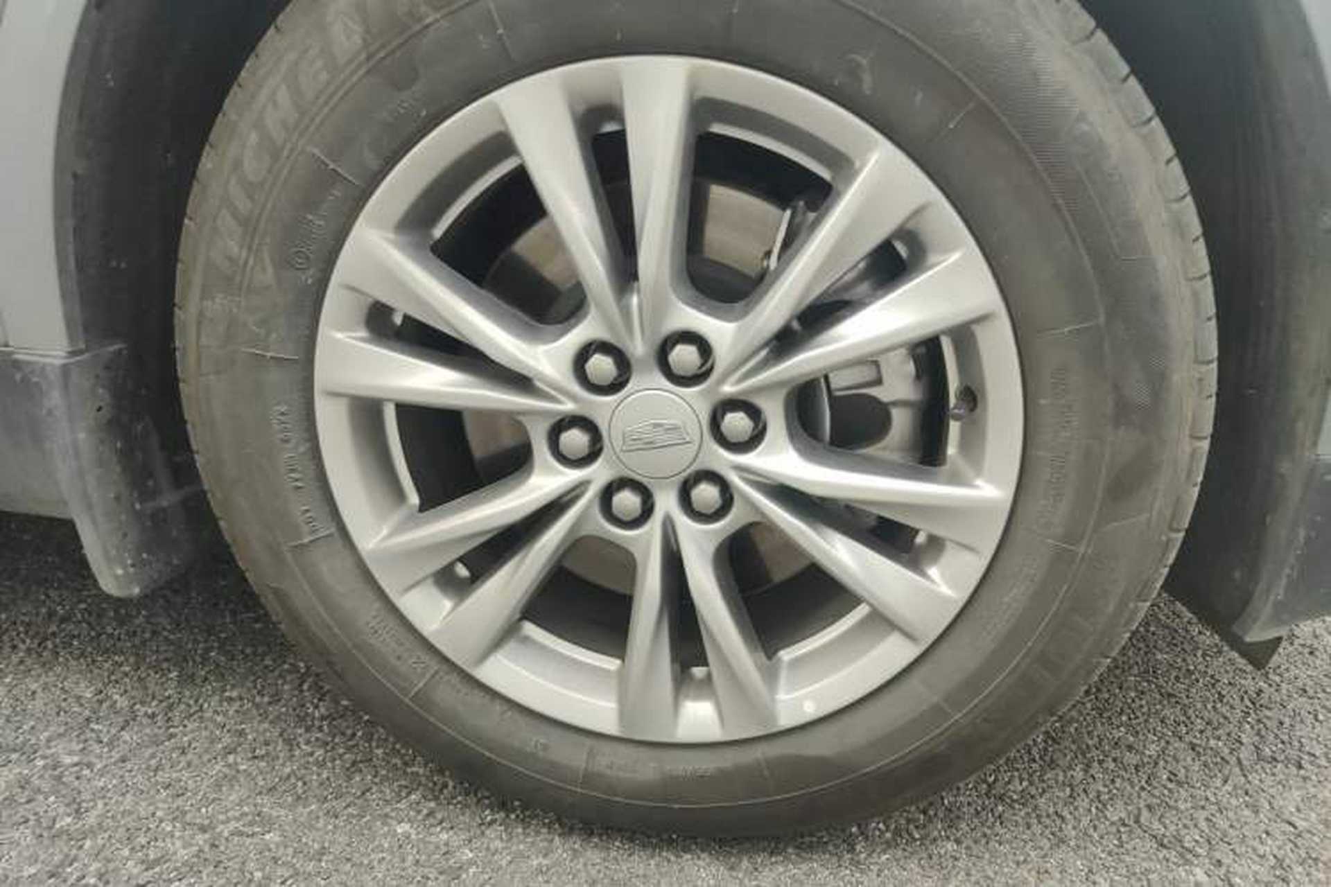 Used Cadillac XT5 2023 2.0T Two-Wheel-Drive Fashion Edition Right Front Wheel Hub