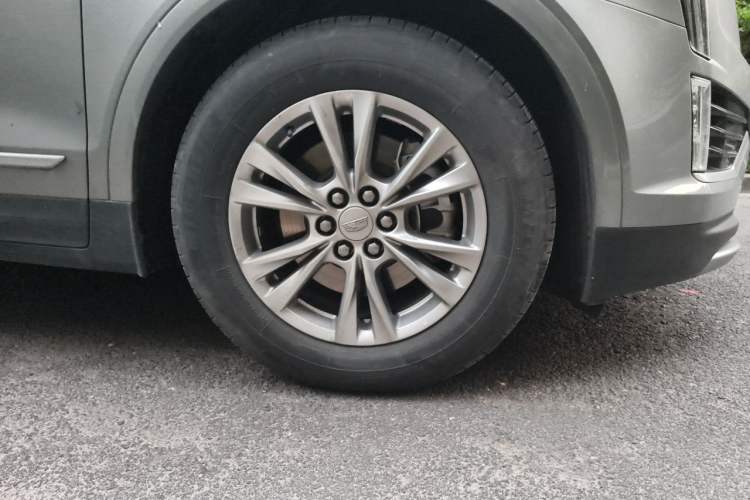 Used Cadillac XT5 2023 2.0T Two-Wheel-Drive Fashion Edition Right Front Wheel Hub