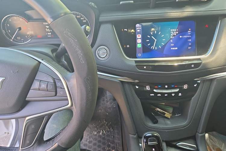 Used Cadillac XT5 2023 2.0T Two-Wheel-Drive Fashion Edition Audio And AC Panel