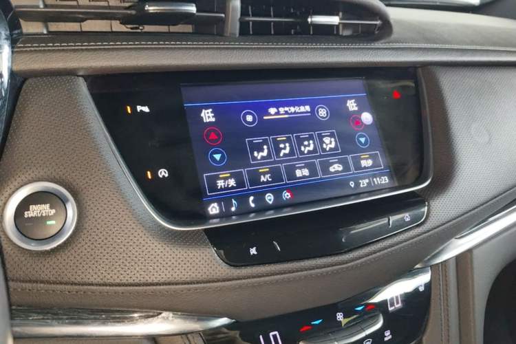 Used Cadillac XT5 2023 2.0T Two-Wheel-Drive Fashion Edition Audio And AC Panel