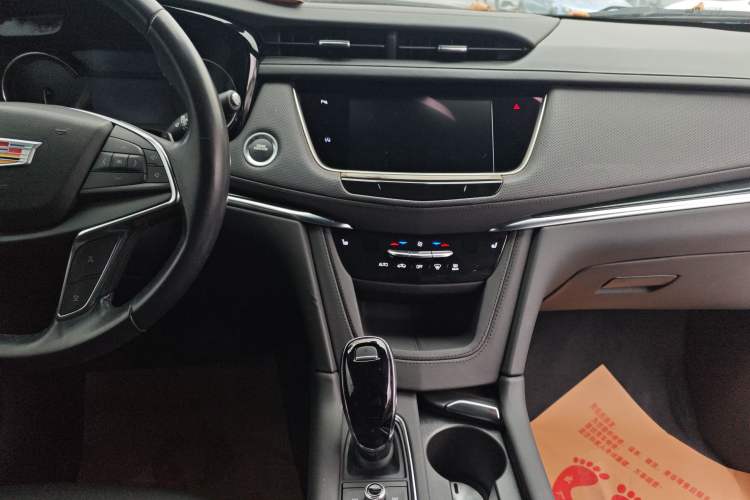 Used Cadillac XT5 2023 2.0T Two-Wheel-Drive Fashion Edition Audio And AC Panel