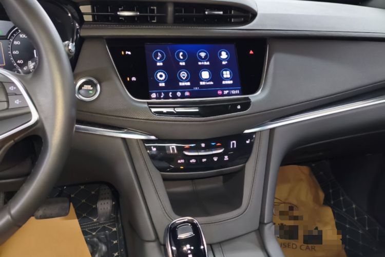 Used Cadillac XT5 2023 2.0T Two-Wheel-Drive Fashion Edition Audio And AC Panel
