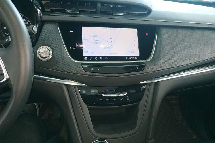 Used Cadillac XT5 2023 2.0T Two-Wheel-Drive Fashion Edition Audio And AC Panel