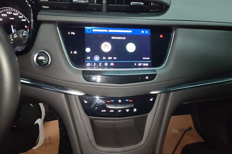 Used Cadillac XT5 2023 2.0T Two-Wheel-Drive Fashion Edition Audio And AC Panel