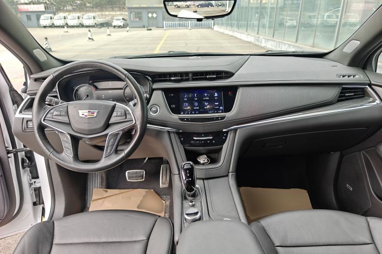 Used Cadillac XT5 2023 2.0T Four-Wheel Drive Prestige Version (Ultimate Edition) Center Console
