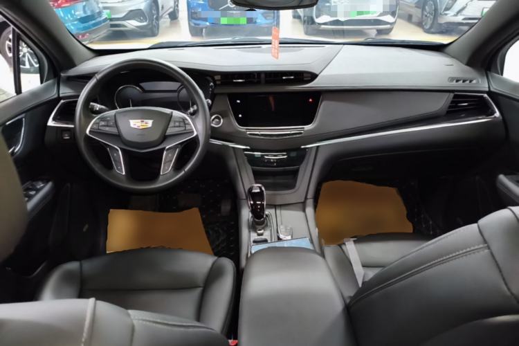 Used Cadillac XT5 2023 2.0T Two-Wheel-Drive Fashion Edition Center Console