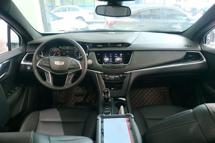 Used Cadillac XT5 2023 2.0T Two-Wheel-Drive Fashion Edition Center Console