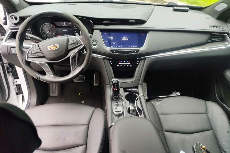 Used Cadillac XT5 2023 2.0T Four-Wheel Drive Prestige Version (Ultimate Edition) Center Console