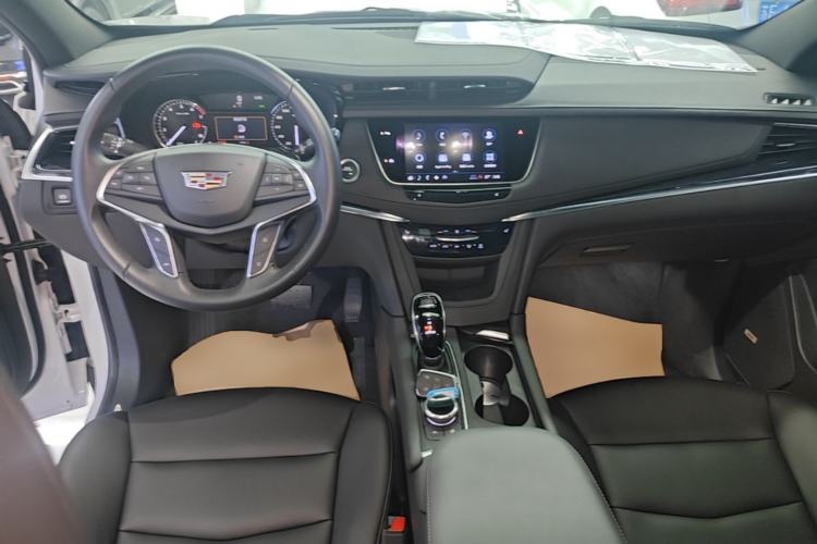 Used Cadillac XT5 2023 2.0T Two-Wheel-Drive Fashion Edition Center Console