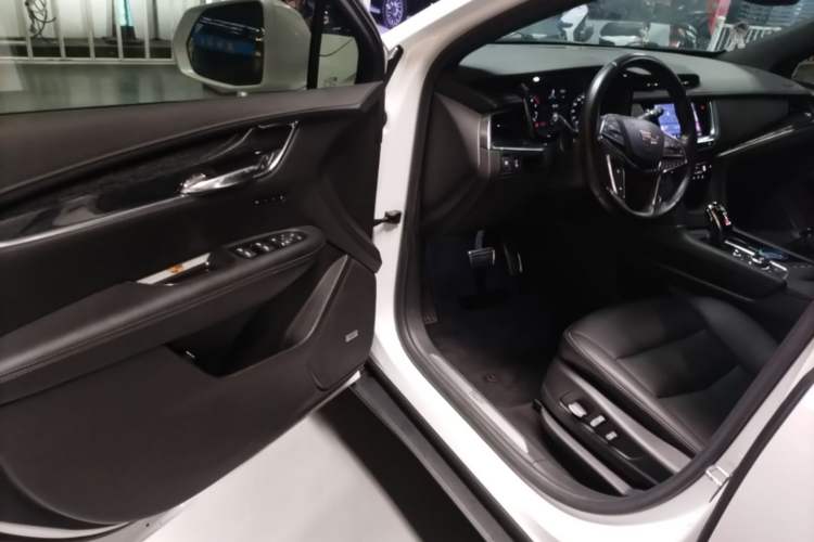 Used Cadillac XT5 2023 2.0T Two-Wheel-Drive Fashion Edition Driver Seat