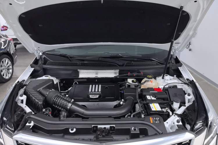 Used Cadillac XT5 2023 2.0T Two-Wheel-Drive Fashion Edition Engine Bay