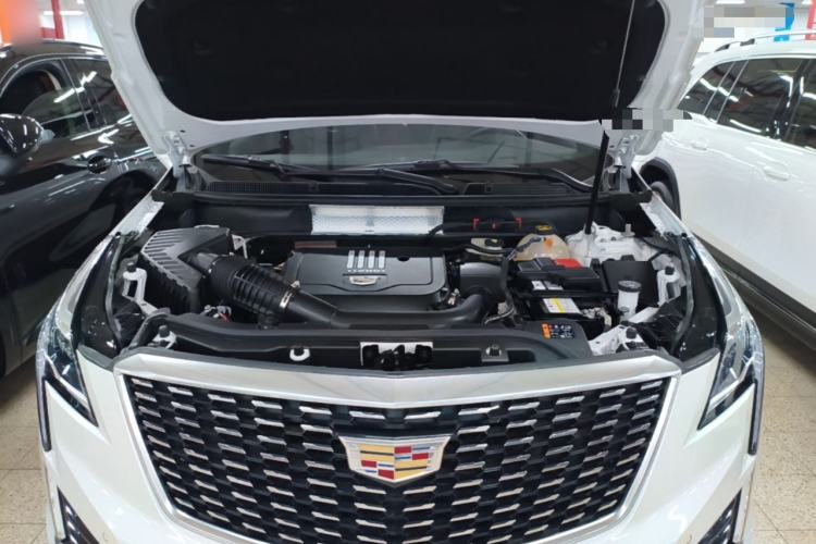 Used Cadillac XT5 2023 2.0T Two-Wheel-Drive Fashion Edition Engine Bay