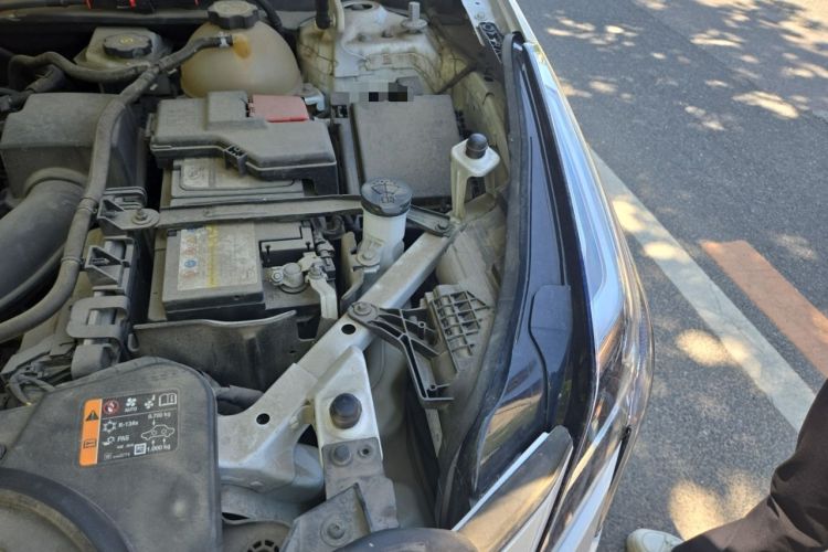 Used Cadillac XT5 2023 2.0T Two-Wheel-Drive Fashion Edition Engine Bay Left