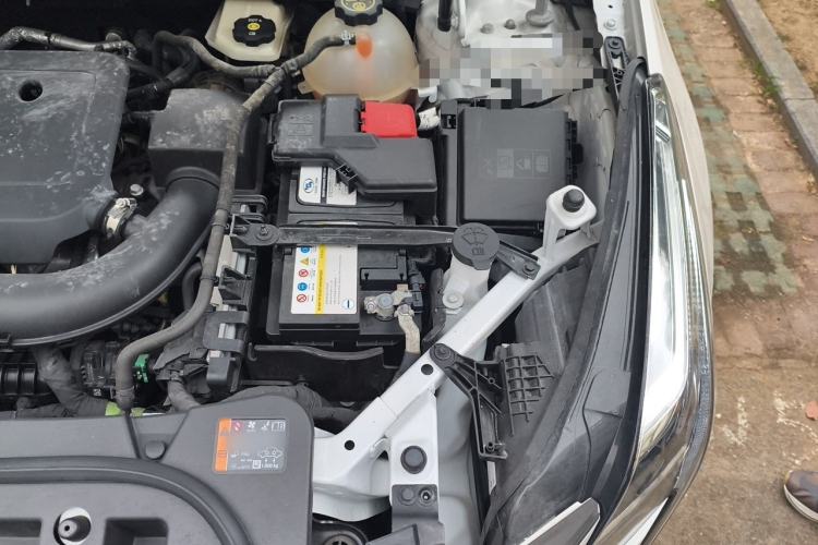 Used Cadillac XT5 2023 2.0T Two-Wheel-Drive Fashion Edition Engine Bay Left