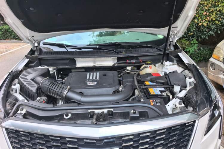 Used Cadillac XT5 2023 2.0T Two-Wheel-Drive Fashion Edition Engine Bay