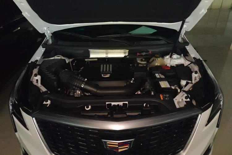 Used Cadillac XT5 2023 2.0T Two-Wheel-Drive Fashion Edition Engine Bay