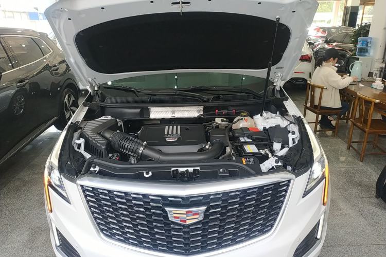 Used Cadillac XT5 2023 2.0T Two-Wheel-Drive Fashion Edition Engine Bay
