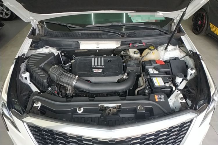 Used Cadillac XT5 2023 2.0T Two-Wheel-Drive Fashion Edition Engine Bay