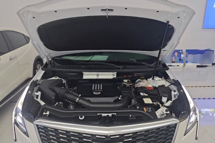 Used Cadillac XT5 2023 2.0T Two-Wheel-Drive Fashion Edition Engine Bay