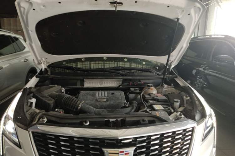 Used Cadillac XT5 2023 2.0T Two-Wheel-Drive Fashion Edition Engine Bay