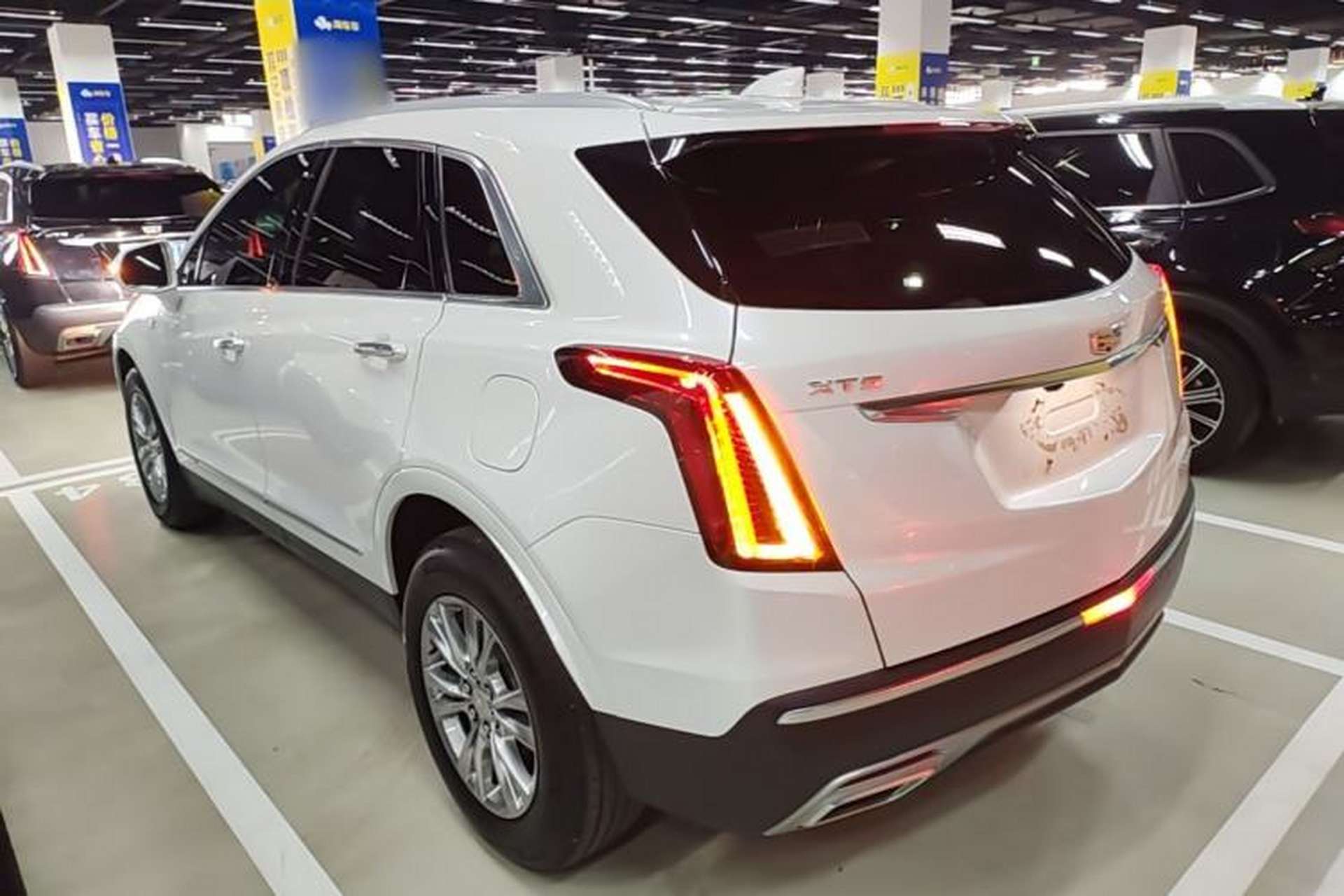 Used Cadillac XT5 2023 2.0T Two-Wheel-Drive Fashion Edition Exterior 2