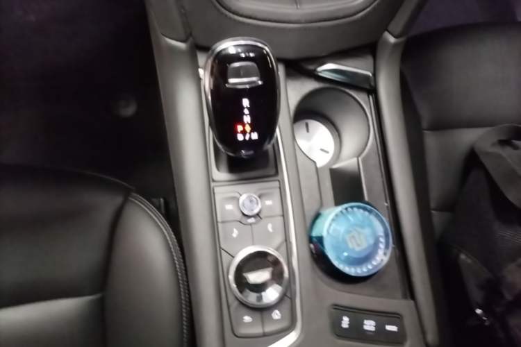 Used Cadillac XT5 2023 2.0T Two-Wheel-Drive Fashion Edition Gear Lever